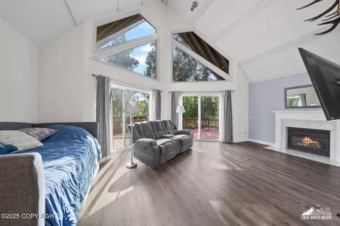 Living - 19118 Richner Rd, Chugiak, AK 99567 photo 7 of 10