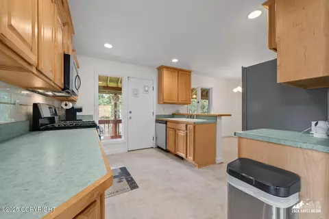 Kitchen - 19118 Richner Rd, Chugiak, AK 99567 photo 1 of 6