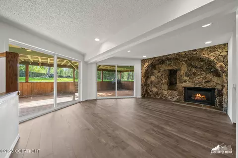 Living - 19118 Richner Rd, Chugiak, AK 99567 photo 2 of 10