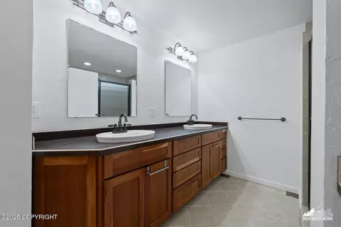 Bath - 19118 Richner Rd, Chugiak, AK 99567 photo 3 of 7