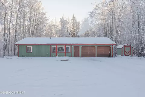 3975 Hollenbeck Ave, North Pole, AK 99705