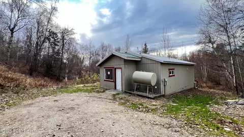 6880 E Rabbit Cir, Wasilla, AK 99654