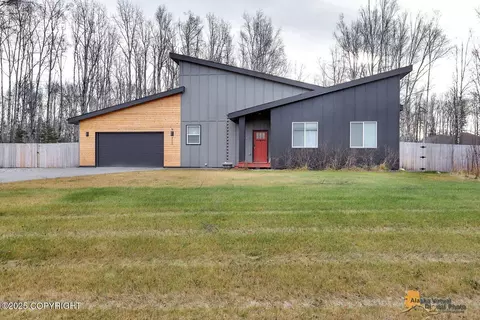8544 E Dancing Lights Dr, Palmer, AK 99645