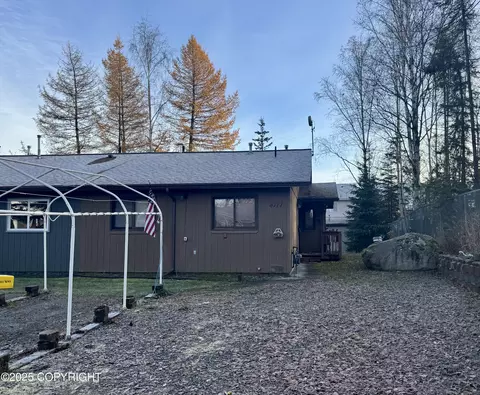 8111 Sabrina St, Anchorage, AK 99507