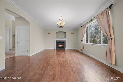 Living - 4386 E Kilo Dr, Wasilla, AK 99654 photo 3 of 8