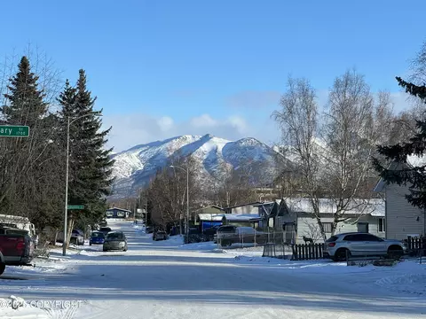 1734 Rosemary St, Anchorage, AK 99508
