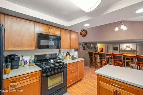 Kitchen - 19752 S Montague Loop, Eagle River, AK 99577 photo 3 of 4