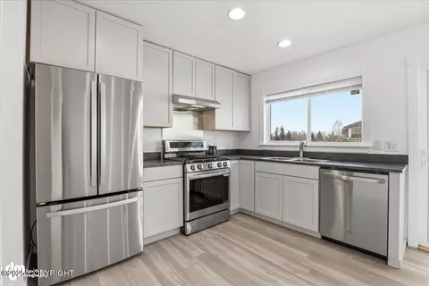 Kitchen - 1201 Elegante Ln, Anchorage, AK 99501 photo 1 of 3