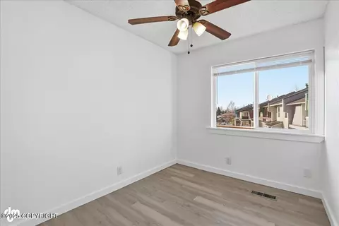 Bedroom - 1201 Elegante Ln, Anchorage, AK 99501 photo 2 of 5