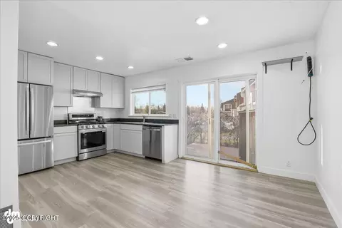 Kitchen - 1201 Elegante Ln, Anchorage, AK 99501 photo 3 of 3