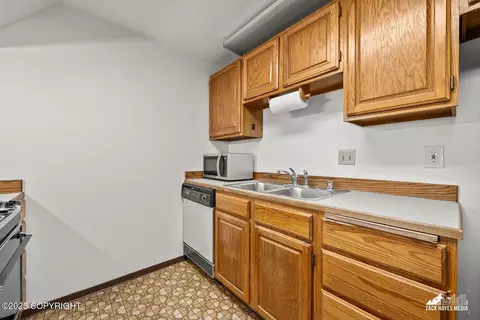 1421 E 17th Ave # 3, Anchorage, AK 99501 photo 19