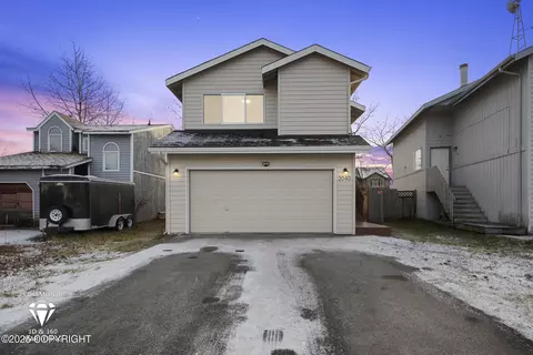 2040 Wenmatt Cir, Anchorage, AK 99517