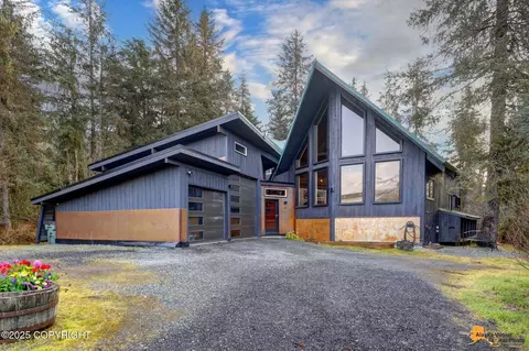 165 Alpina Way, Girdwood, AK 99587