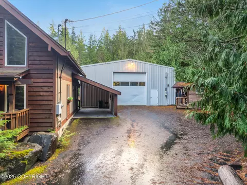 277 Huddle Rd, Ketchikan, AK 99901