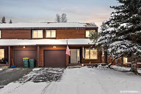 8141 Rovenna St, Anchorage, AK 99518