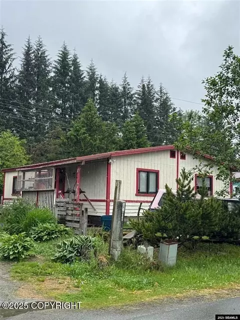 6306 Gull Way, Juneau, AK 99801