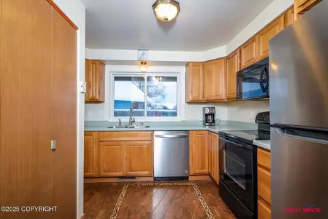 10285 Arborvitae Dr, Anchorage, AK 99507 photo 9