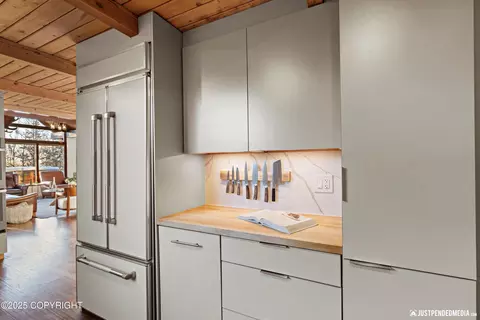 Kitchen - 7801 E 130th Ave, Anchorage, AK 99516 photo 6 of 6