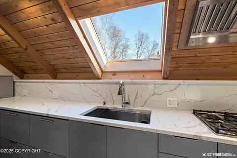 Kitchen - 7801 E 130th Ave, Anchorage, AK 99516 photo 2 of 6
