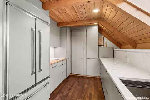 Kitchen - 7801 E 130th Ave, Anchorage, AK 99516 photo 5 of 6