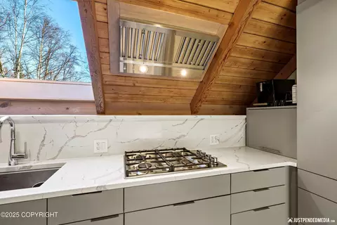 Kitchen - 7801 E 130th Ave, Anchorage, AK 99516 photo 3 of 6