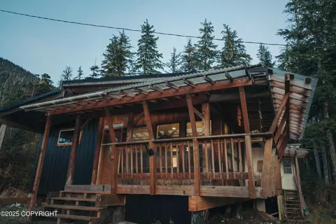 725 D Mitkof Hwy, Petersburg, AK 99833