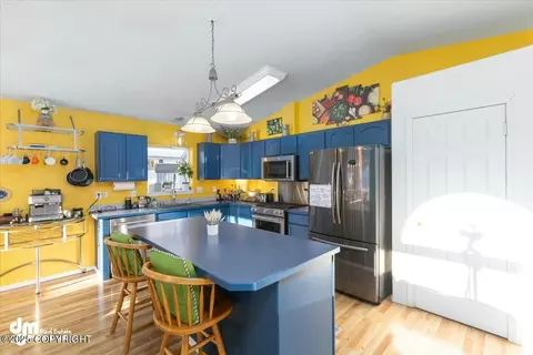 Kitchen - 20003 Highland Ridge Dr, Eagle River, AK 99577 photo 2 of 5