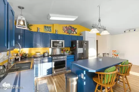 Kitchen - 20003 Highland Ridge Dr, Eagle River, AK 99577 photo 1 of 5