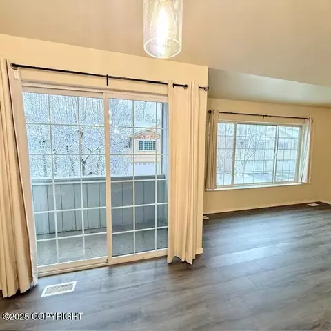Living - 5554 Sapphire Loop, Anchorage, AK 99504 photo 5 of 7
