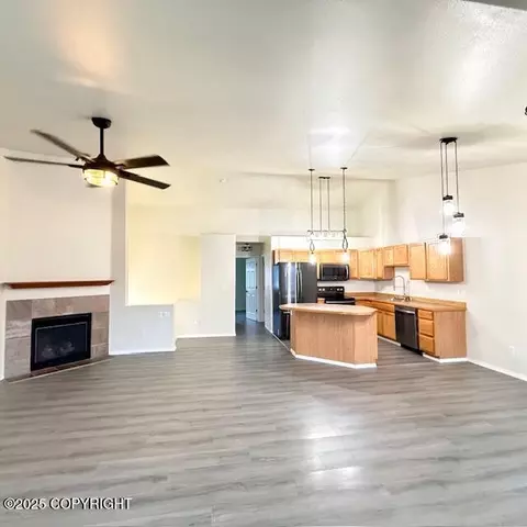 Living - 5554 Sapphire Loop, Anchorage, AK 99504 photo 6 of 7