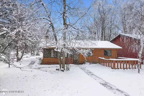 1256 Redwood Ct, Anchorage, AK 99508