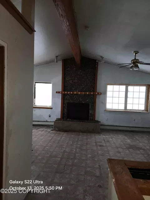 Living - 7241 Karluk St, Barrow, AK 99723 photo 2 of 4
