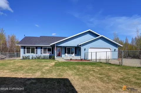 528 N Beaver Lake Rd, Big Lake, AK 99652
