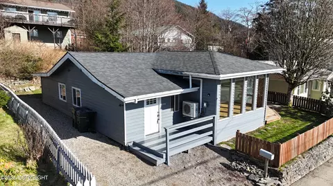 3718 Hillside Rd, Ketchikan, AK 99901