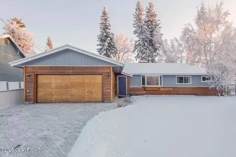 2727 Riverview Dr, Fairbanks, AK 99709