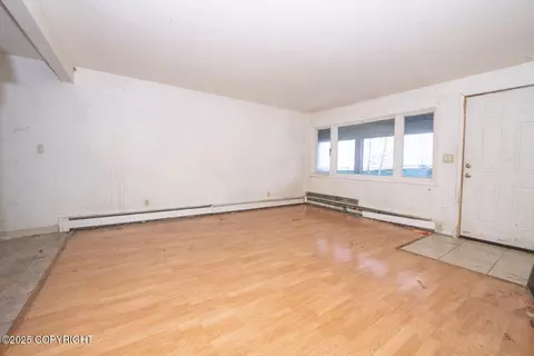 Living - 935 E 13th Ave, Anchorage, AK 99501 photo 5 of 5