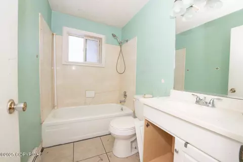 Bath - 935 E 13th Ave, Anchorage, AK 99501 photo 3 of 3