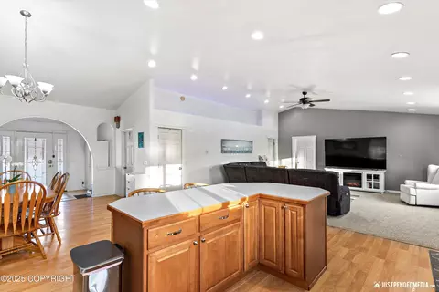 14124 W Millers Ridge Rd, Houston, AK 99694