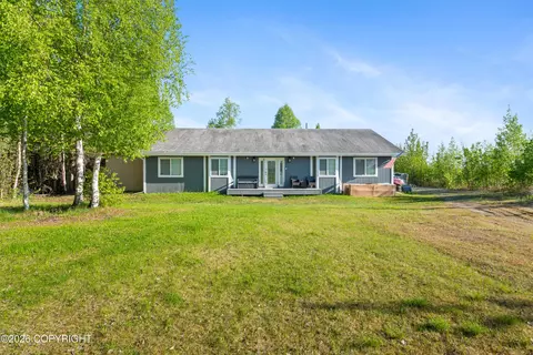 14124 W Millers Ridge Rd, Houston, AK 99694
