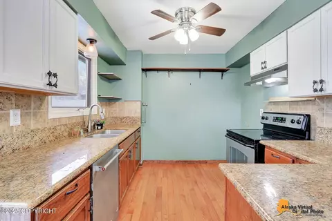 Kitchen - 11335 Bridger Pl, Eagle River, AK 99577 photo 2 of 6