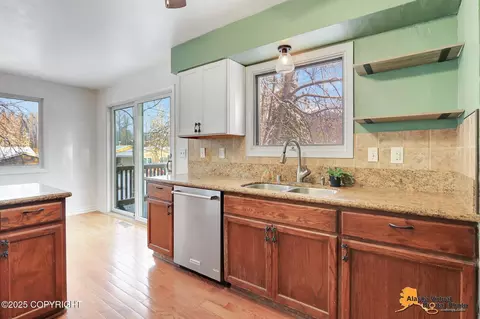 Kitchen - 11335 Bridger Pl, Eagle River, AK 99577 photo 6 of 6