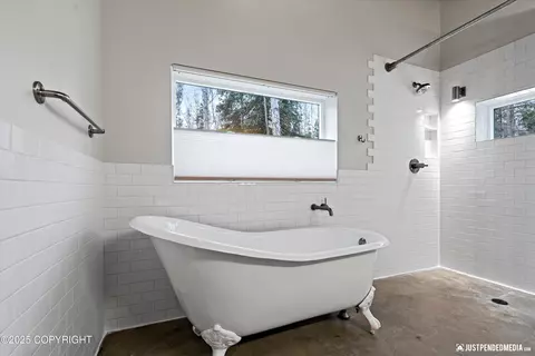 Bath - 11520 Reader Rd, Anchorage, AK 99516 photo 2 of 7