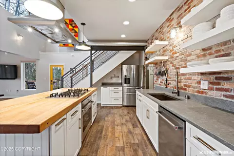Kitchen - 11520 Reader Rd, Anchorage, AK 99516 photo 6 of 8