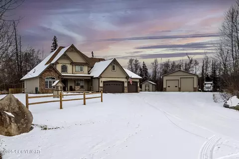 10755 N Dallas Cir, Palmer, AK 99645