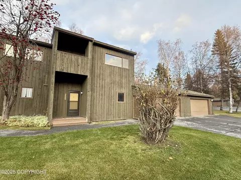 2068 Cliffside Dr, Anchorage, AK 99501 photo 2