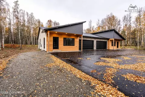 7467 N Paw St, Wasilla, AK 99654
