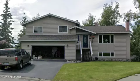 5360 Tudortop Cir, Anchorage, AK 99507