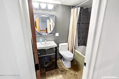 Bath - 260 Vail Dr, Girdwood, AK 99587 photo 1 of 5