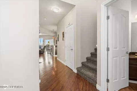 Entry Way - 13096 Curry Ridge Cir, Eagle River, AK 99577 photo 4 of 8