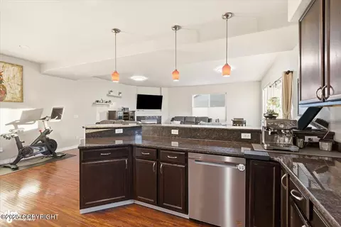 Kitchen - 13096 Curry Ridge Cir, Eagle River, AK 99577 photo 3 of 5
